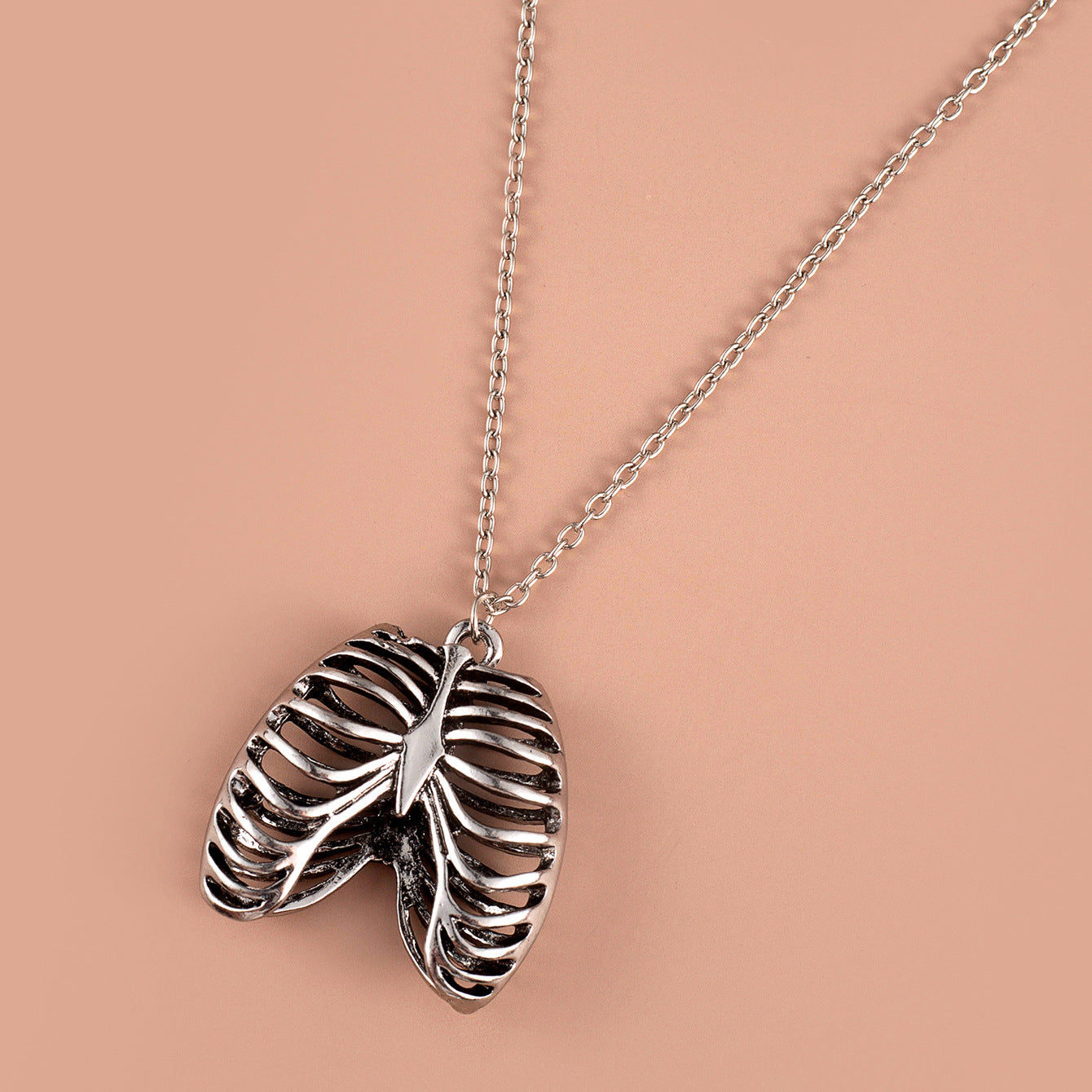 Colliers gothiques avec pendentif en forme de cœur en métal, chaîne de clavicule