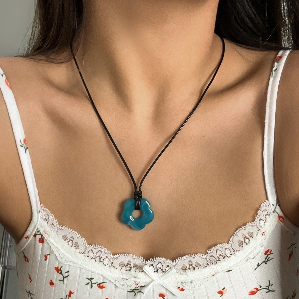 Colliers de ligne de cire de fleur de conception de niche de style