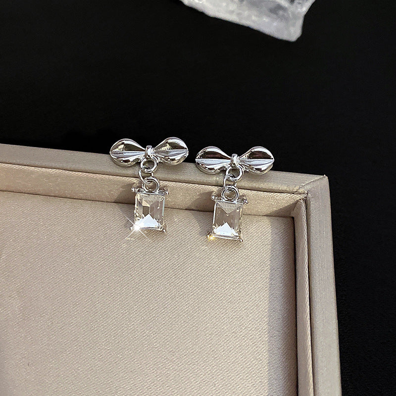 Women's Style Elegant Dark High-grade Geometric Sier Needle Hot Earrings