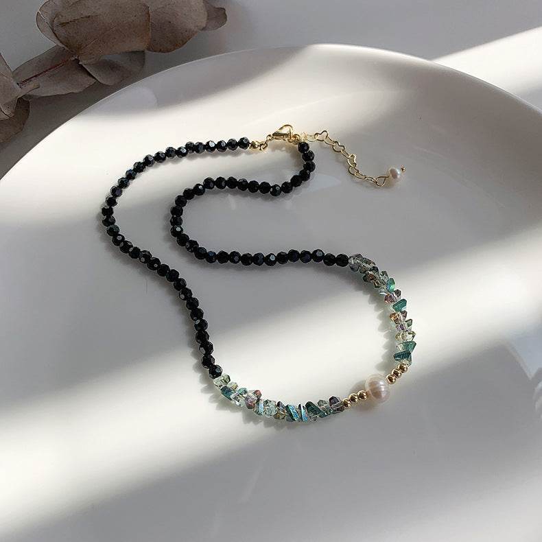 Colliers de conception de niche en cristal noir avec perles d'eau douce pour femmes