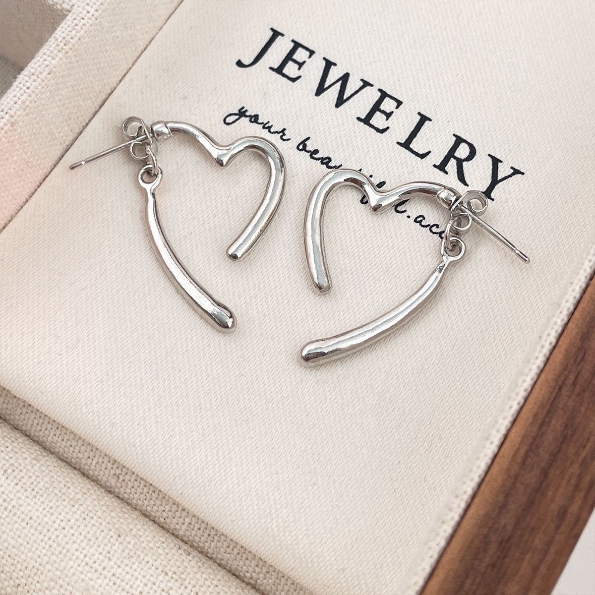 Women's Simple Heart Temperamental Design High-grade Creative One Pair Rings