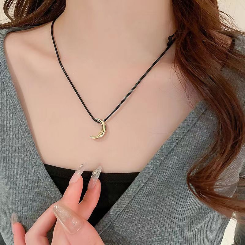 Women's Design Retro Simple High-grade Adjustable Temperament Necklaces