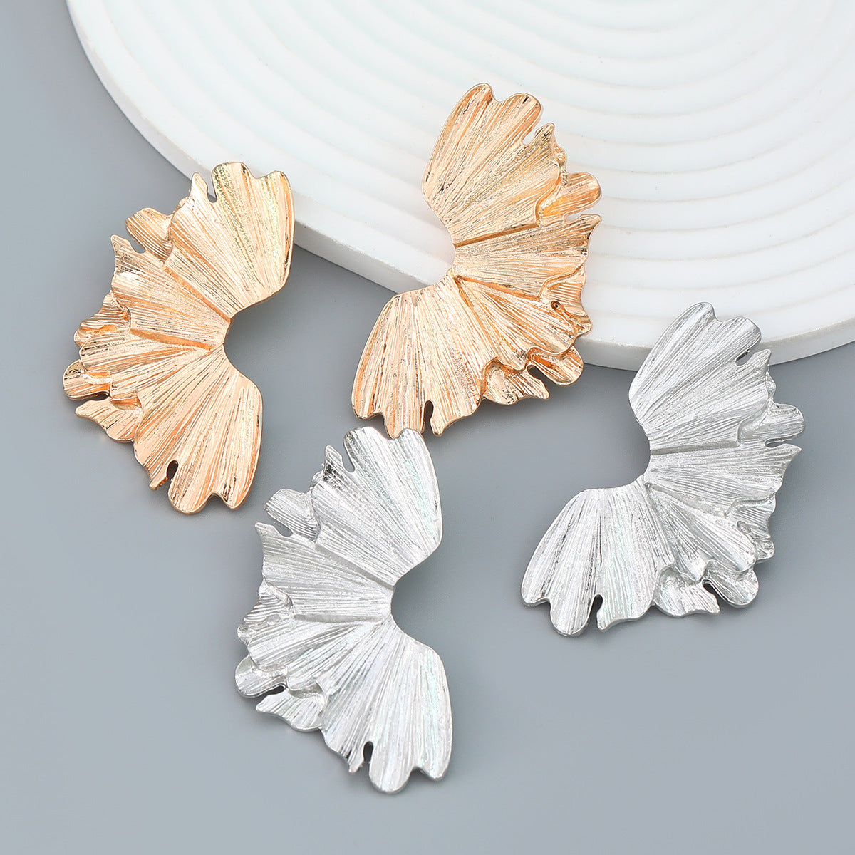 Women's Spring Alloy Flower Exaggerated Trendy Elegance Earrings