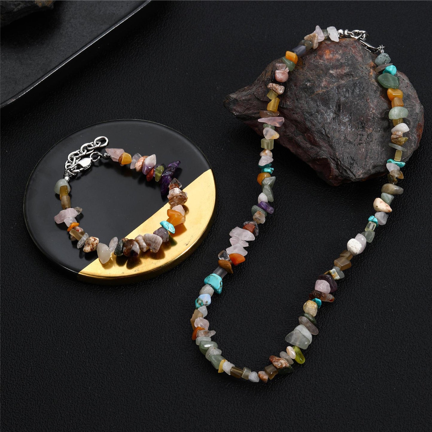 Accessoires tendance en pierre naturelle, colliers rétro en pierre de lune noire
