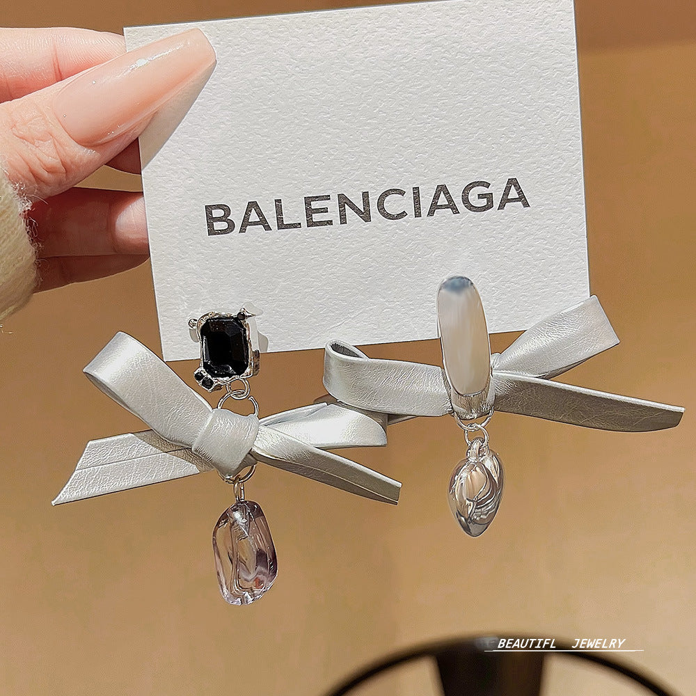 Women's Sier Needle Personalized Bow High-grade Retro Elegant Light Luxury Earrings