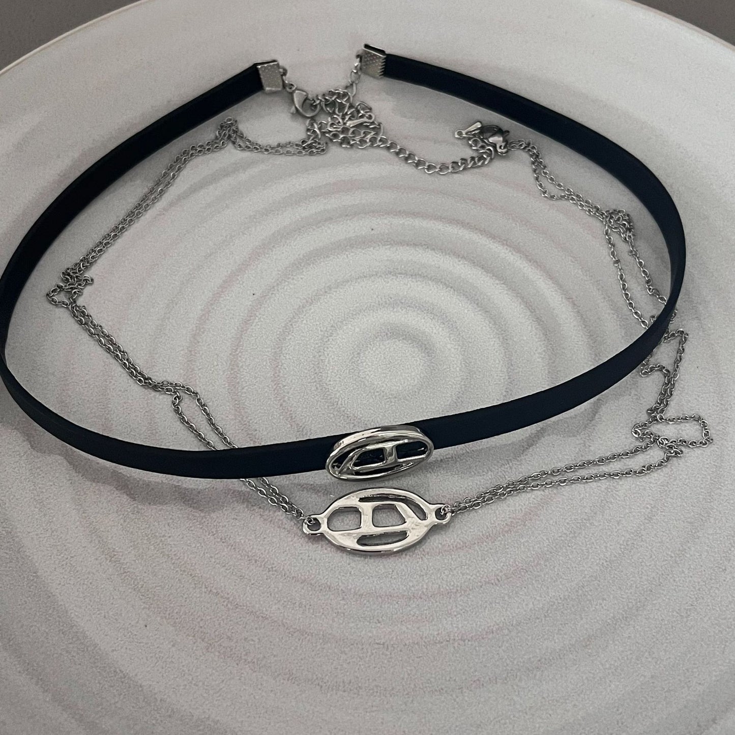 Wind High-grade Leather Niche Design Sweet Necklaces