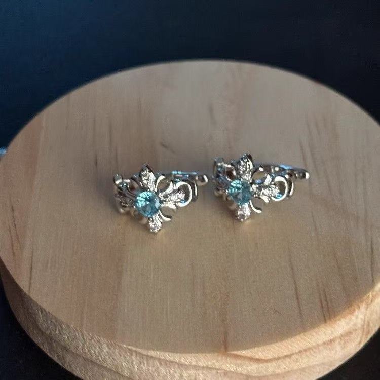 Cross Without Pierced Female Niche Design Ear Clip
