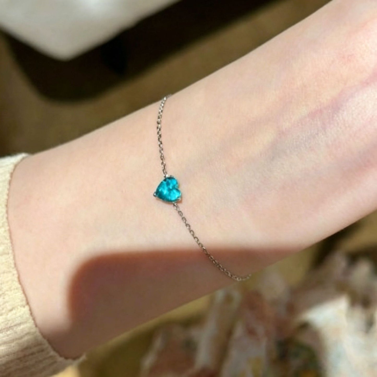Women's Cold Feeling Blue Diamond Small Heart White Heart-shaped Niche Necklace