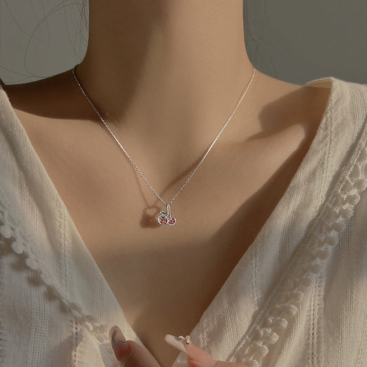 Colliers doux et élégants, cerise rouge, grâce raffinée