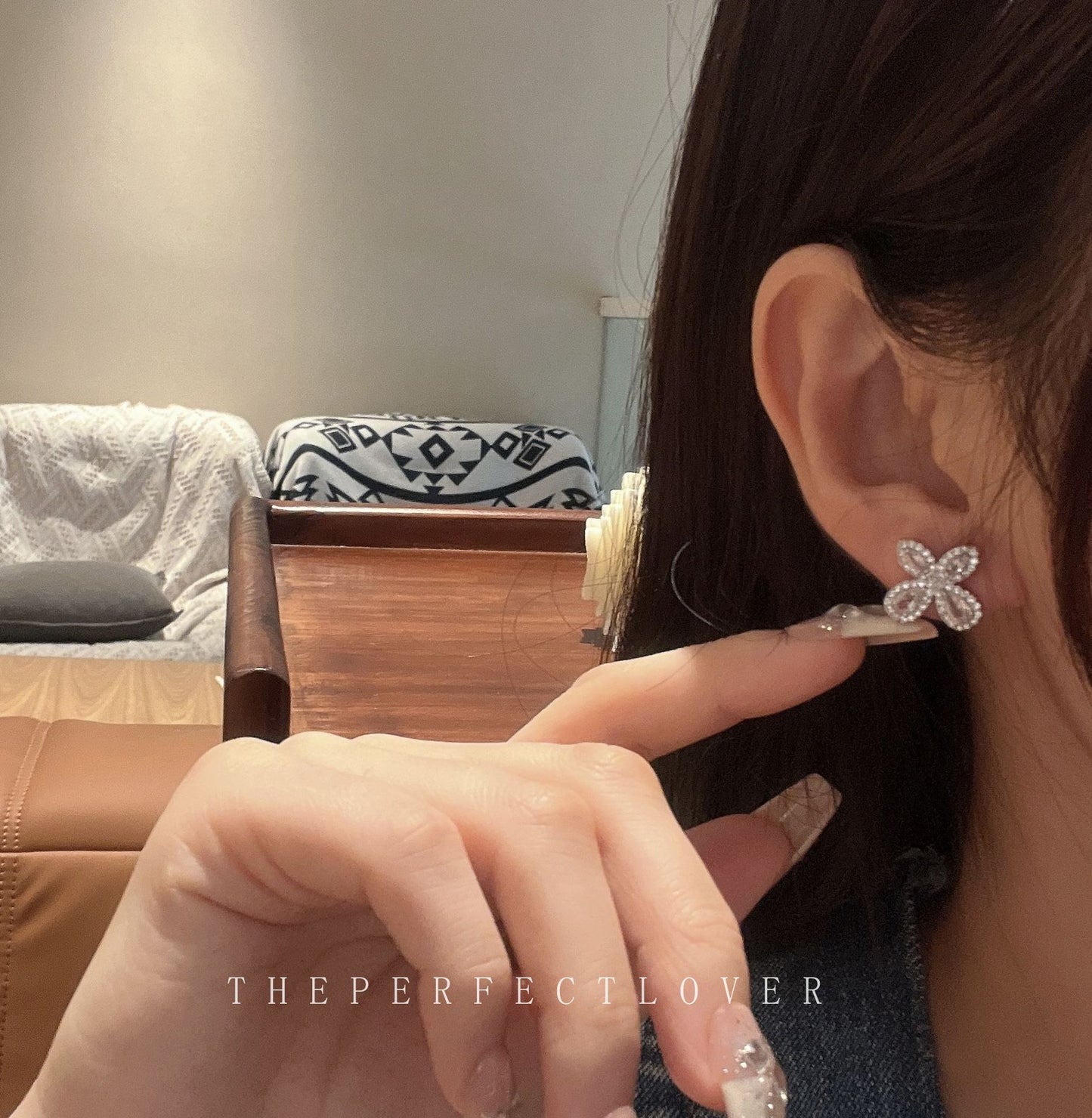 Shiny Niche Design Zircon Flower Light Earrings