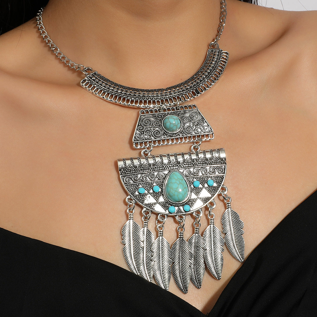 Colliers minoritaires tibétains turquoise vintage de Lhasa au Népal