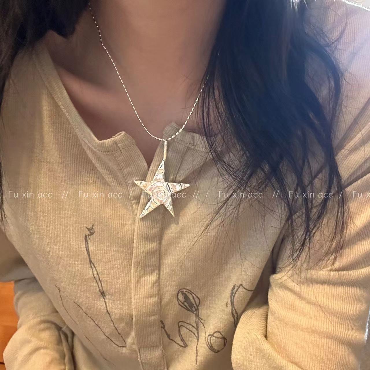 Women's Sweet Cool Hot Niche Light Luxury Pendant Necklaces