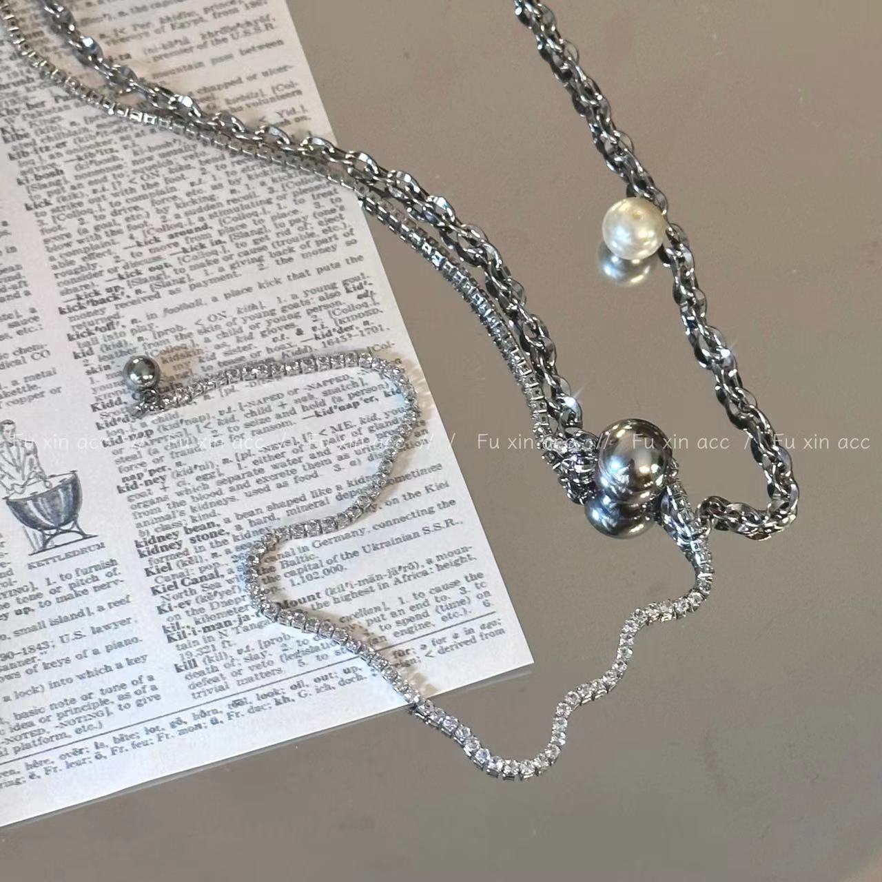 Light Luxury High-grade Ball Pendant Clavicle Necklaces