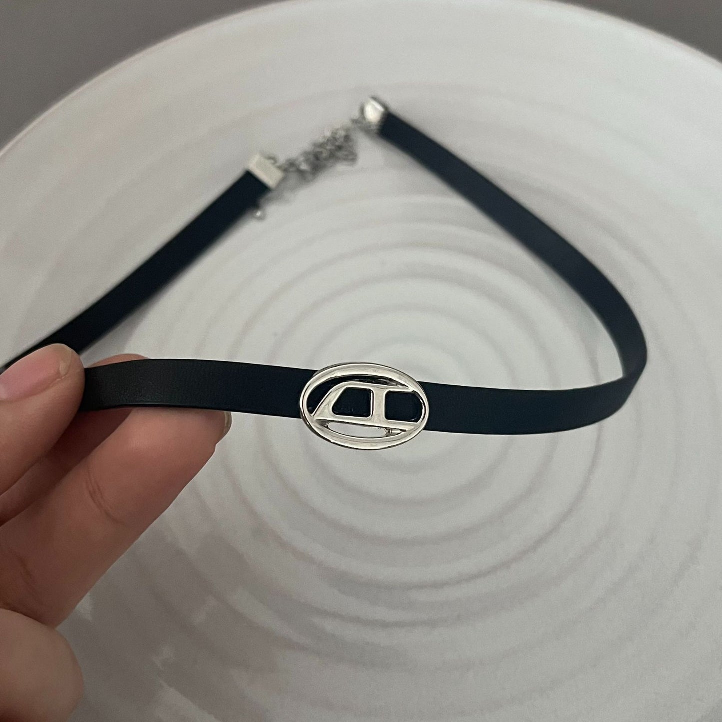 Wind High-grade Leather Niche Design Sweet Necklaces