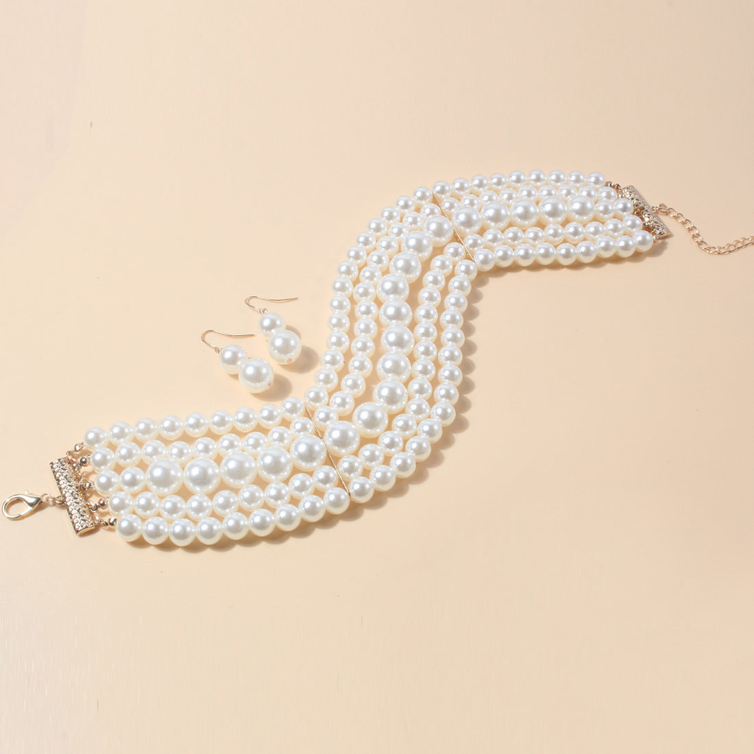 Ensemble court de colliers d'ornements en perles pour femmes