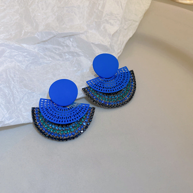 Retro Elegant Fan Pattern Hollow Jeweled Earrings