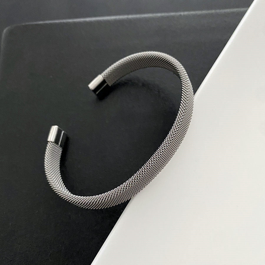 Women's Versatile Niche Titanium Steel No Fading Light Bracelet