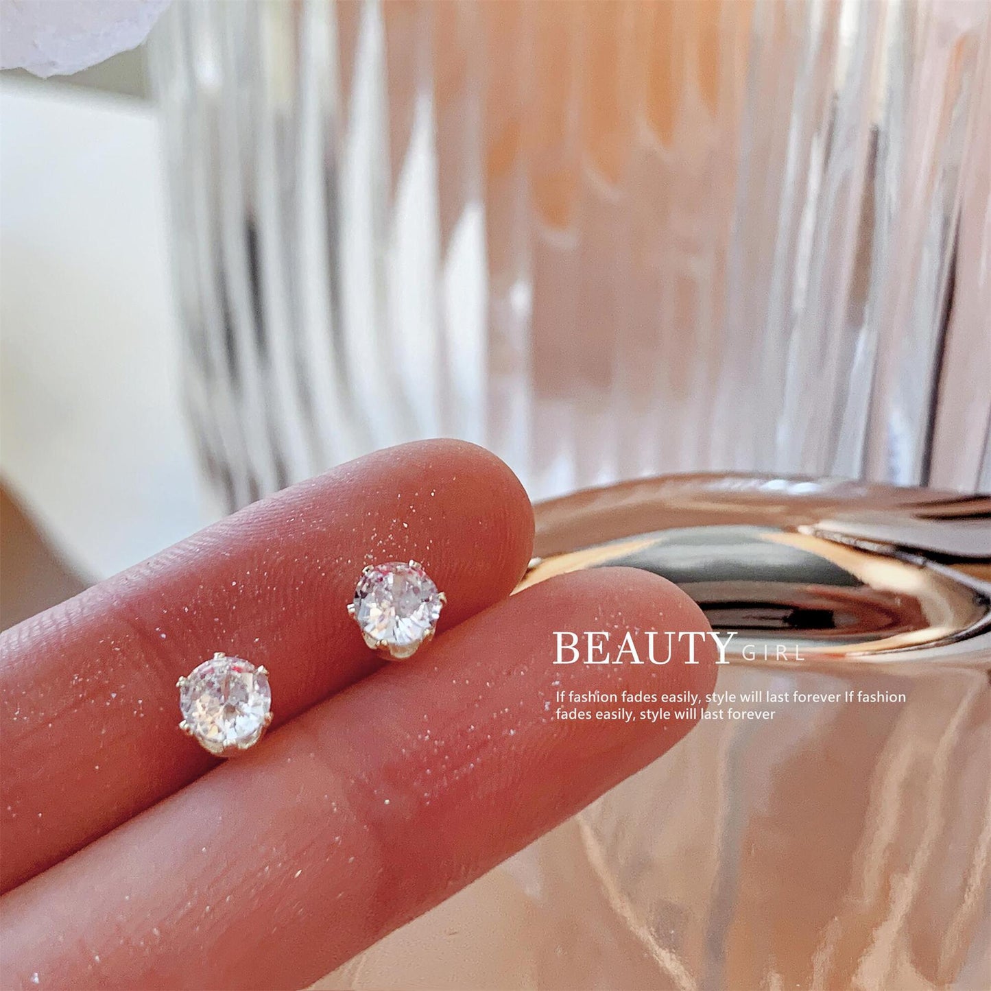 Women's Exquisite Niche Design Small Ear Bone Earrings