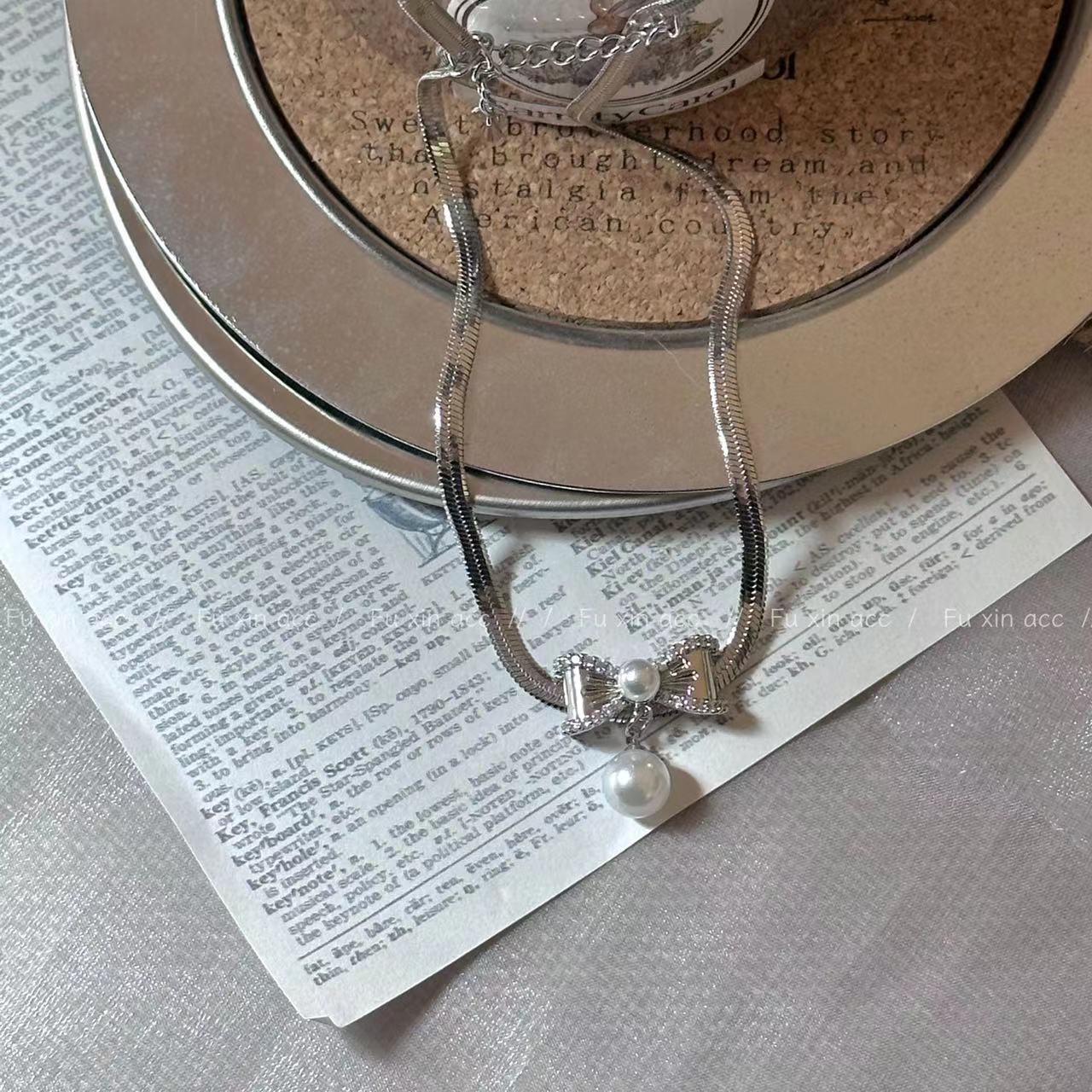 Pearl Pendant Niche Design Hot Clavicle Necklaces