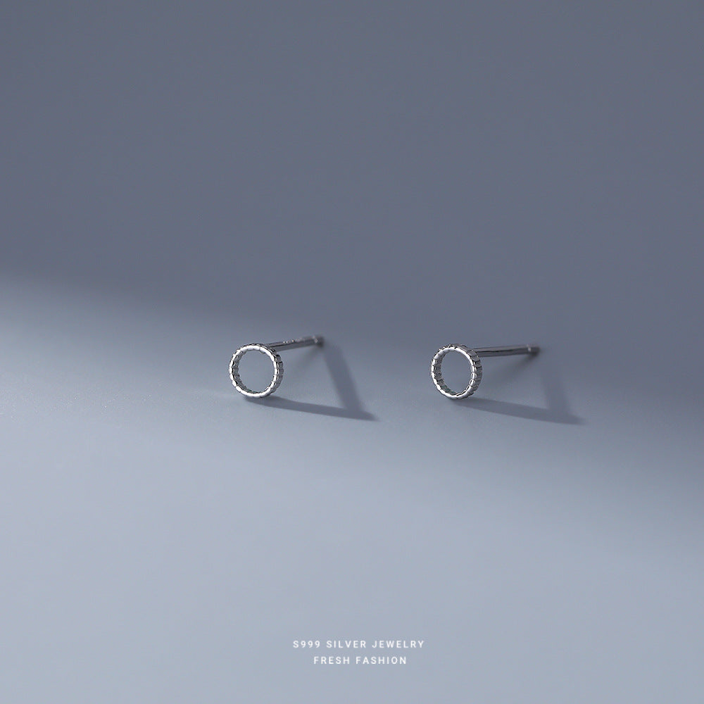 Damen-Ringe mit hohler Geometrie, kleinem Ohr, einfachem Nischendesign und leichten Ringen