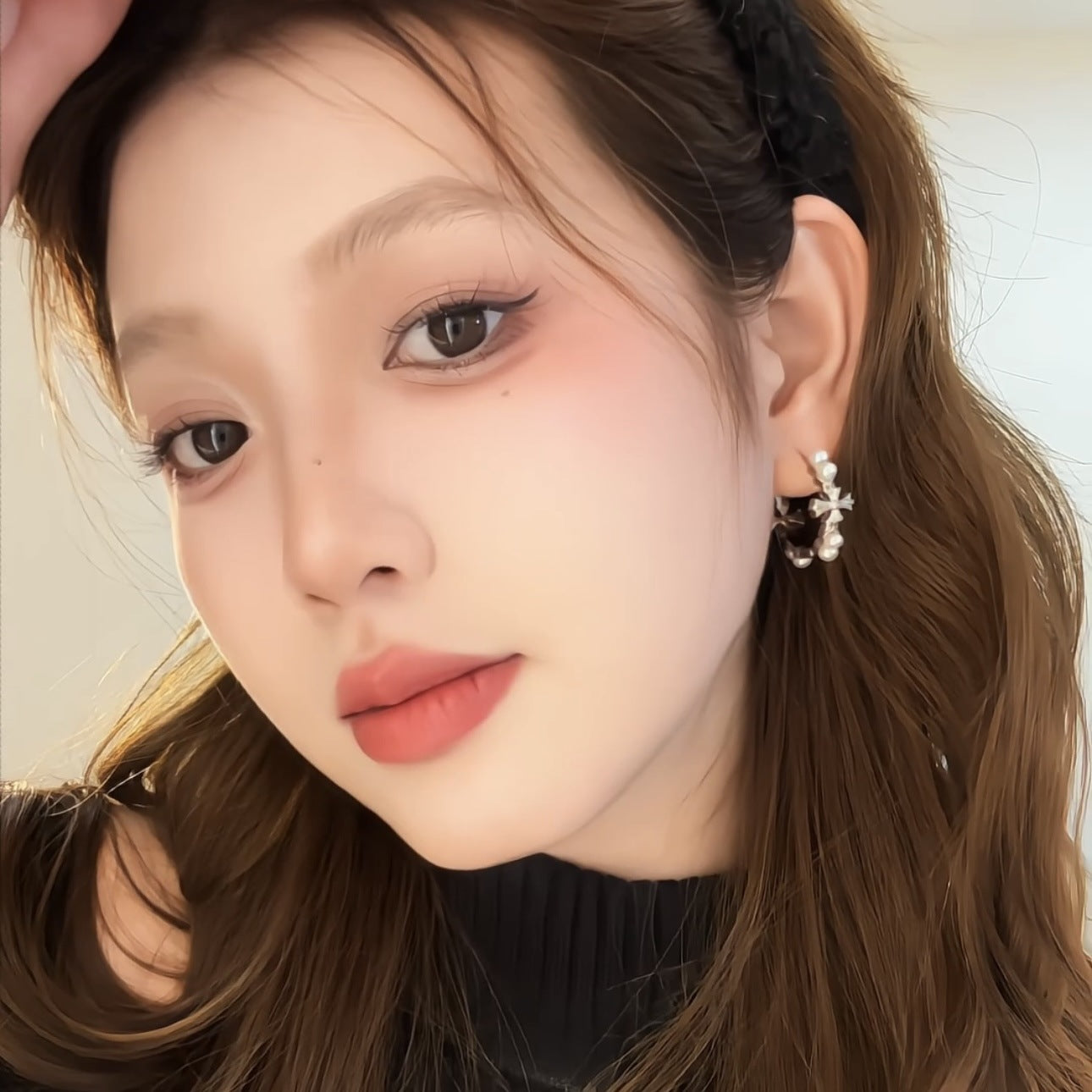Style Hot Shell Pearls Cross Niche Stud Earrings