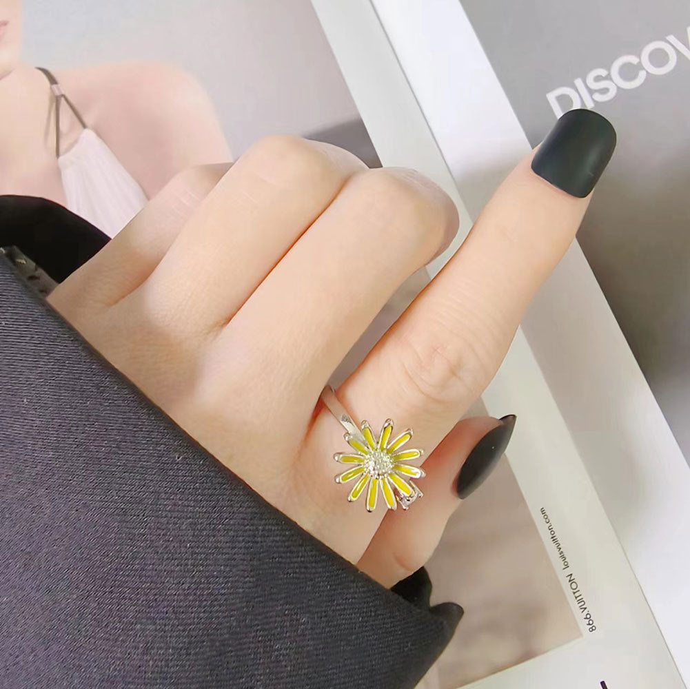 Women's Enamel Little Daisy Spinning Fashionmonger Rotatable Rings