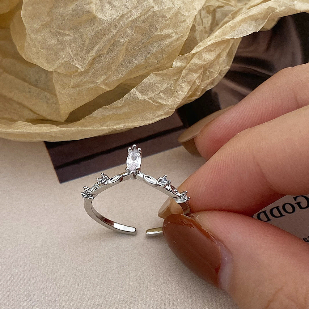 Offene, hochwertige, elegante Ringe im Feen-Design