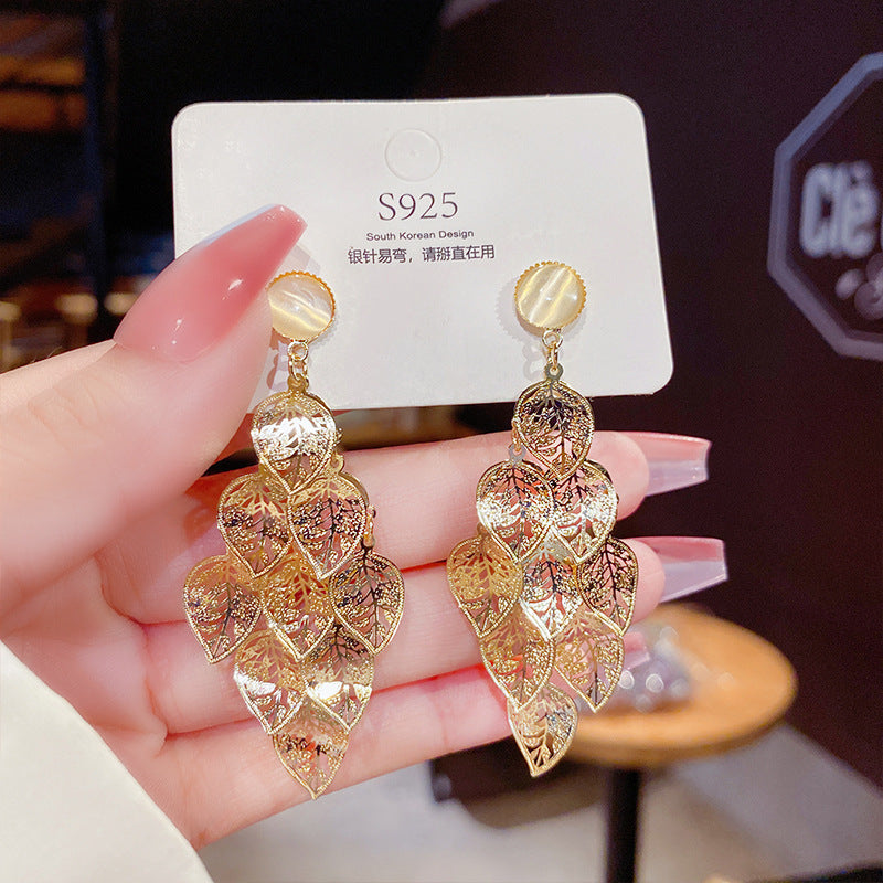 One Leaf Rich Hollow Leaves Tassel Earrings