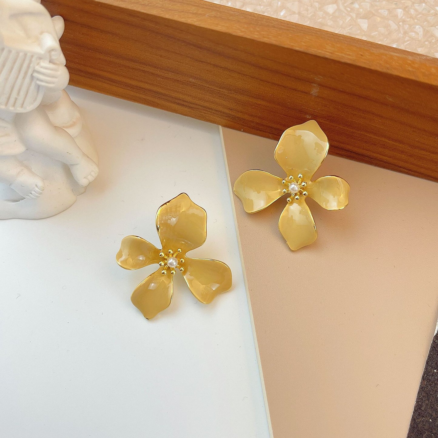 Damen-Ohrringe im französischen Stil, hochwertige Malerei, Ölbraun