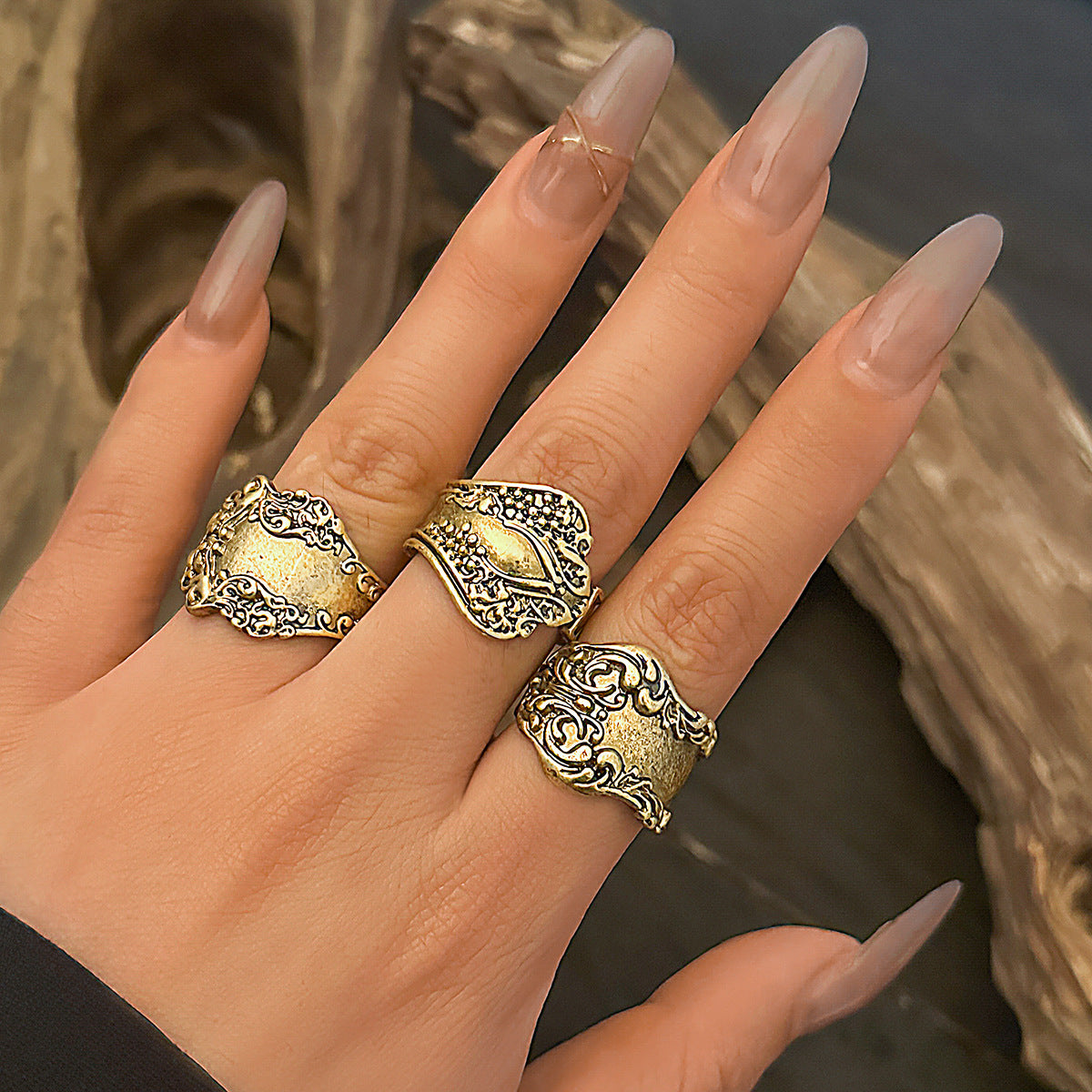 Distressed Suit Knuckle Vintage Art Pattern Ringe