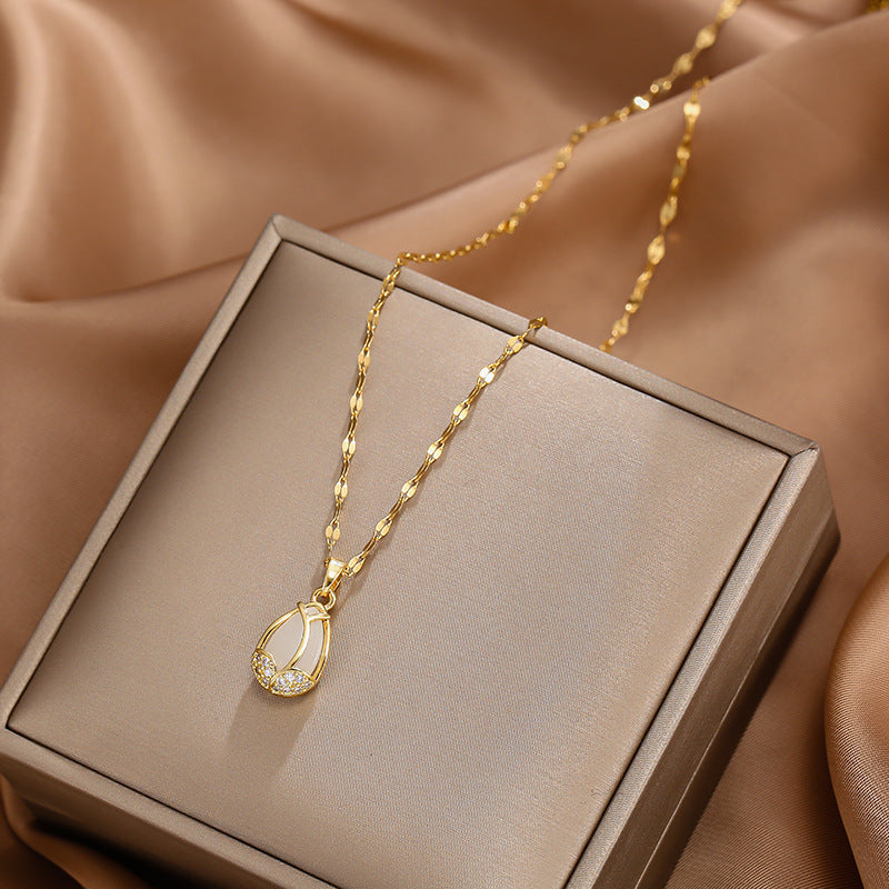 Colliers Mori avec pendentif léger et Design de luxe, intérêt spécial