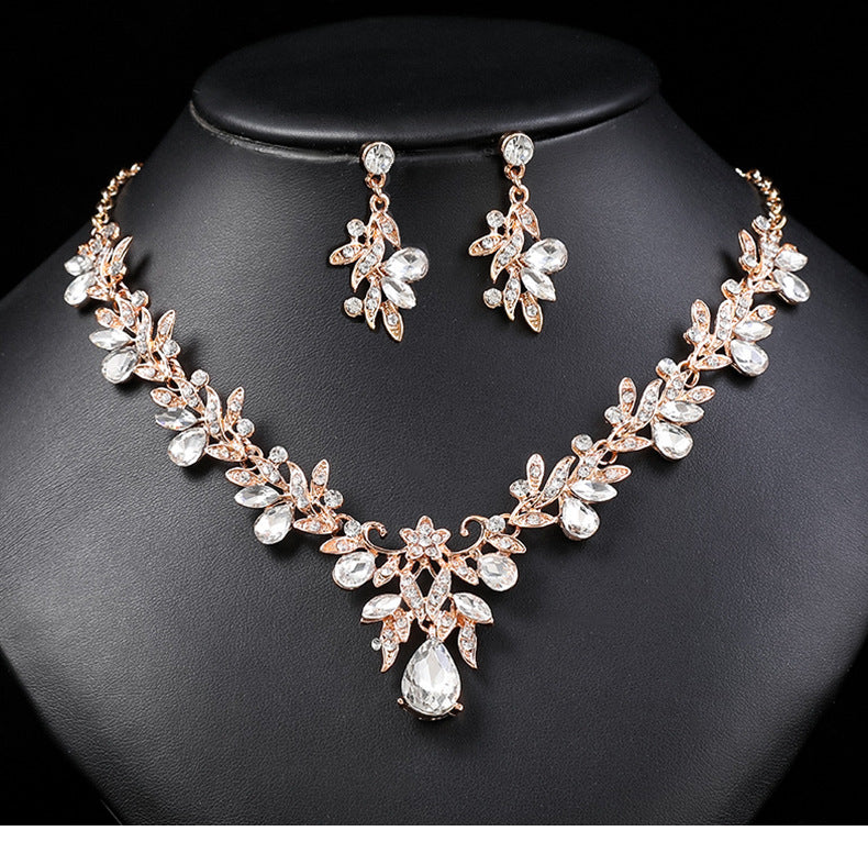 Colliers de banquet de robe de mariée en diamant et cristal de haute qualité