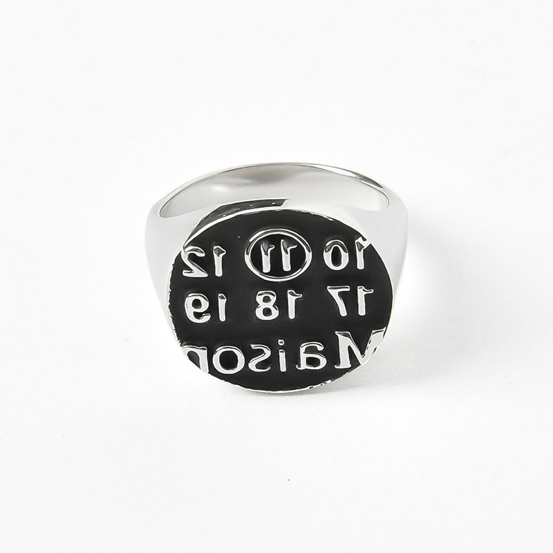 Women's Love Pattern Retro Fashion Round Digital Rings
