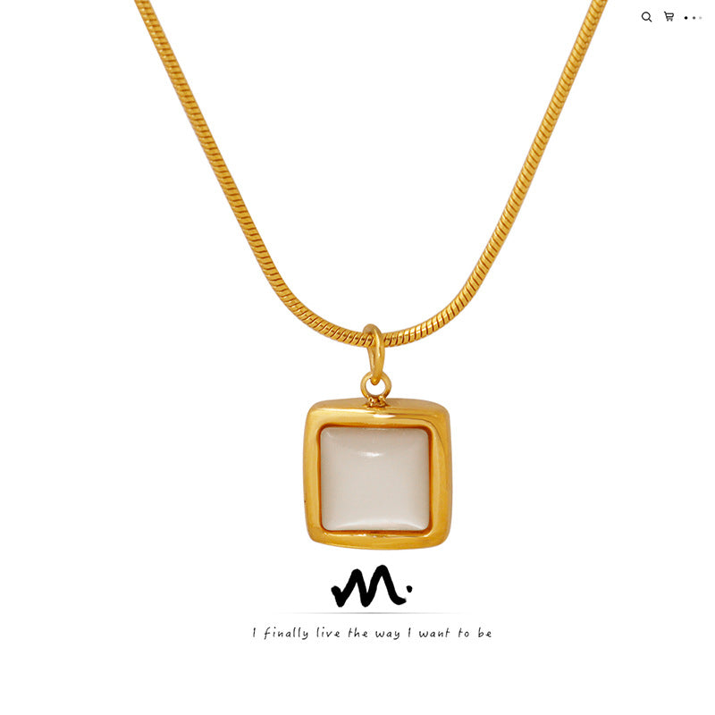 Colliers serpent en acier titane plaqué or