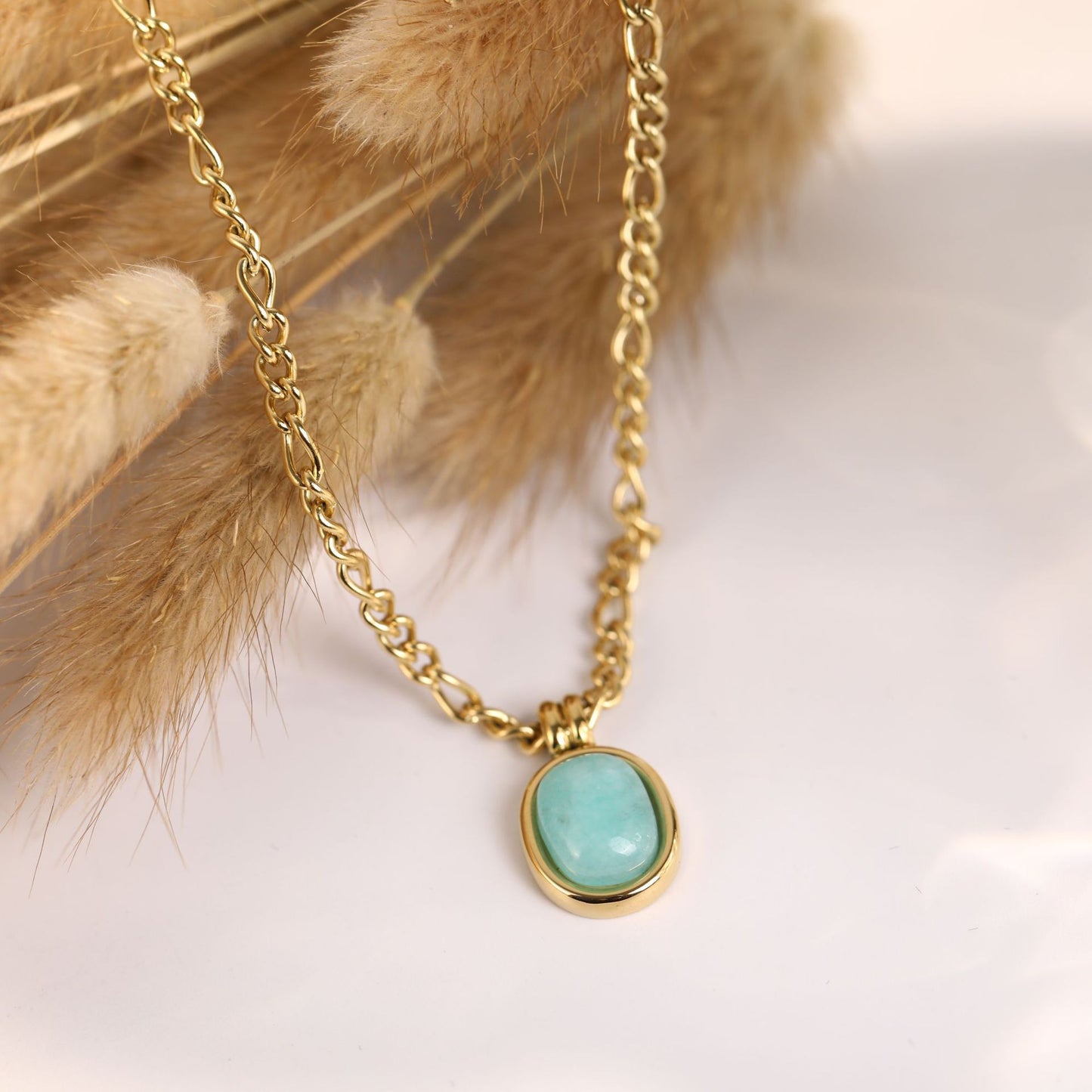 Green Roman Natural Stone Oval Ite Necklaces