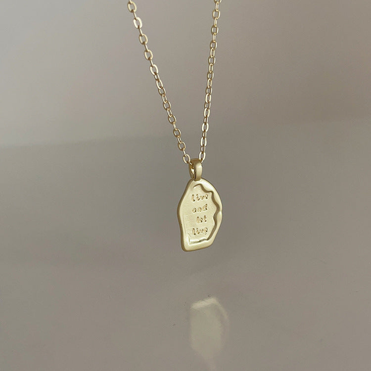 Pendentif irrégulier en métal mat, Niche féminine, personnalité rétro, tous les colliers