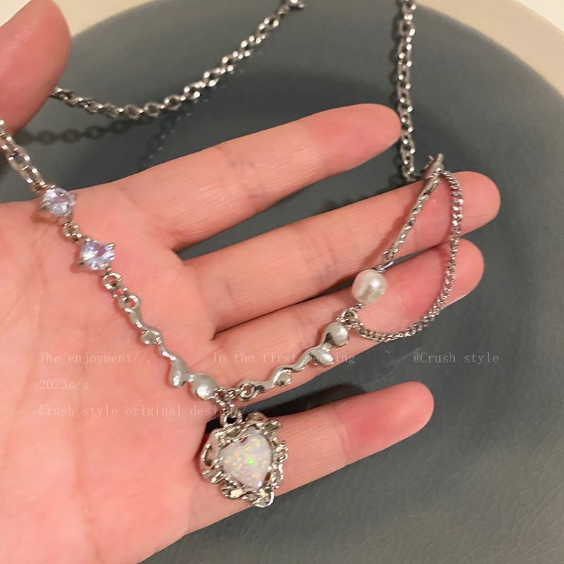 Niche féminine Advanced Design Sense Colliers personnels