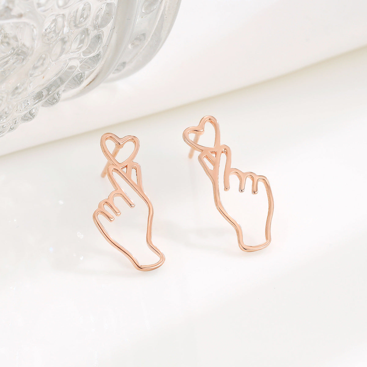 Women's Heart Niche Temperament Personality Ornament Simple Heart-shaped Earrings