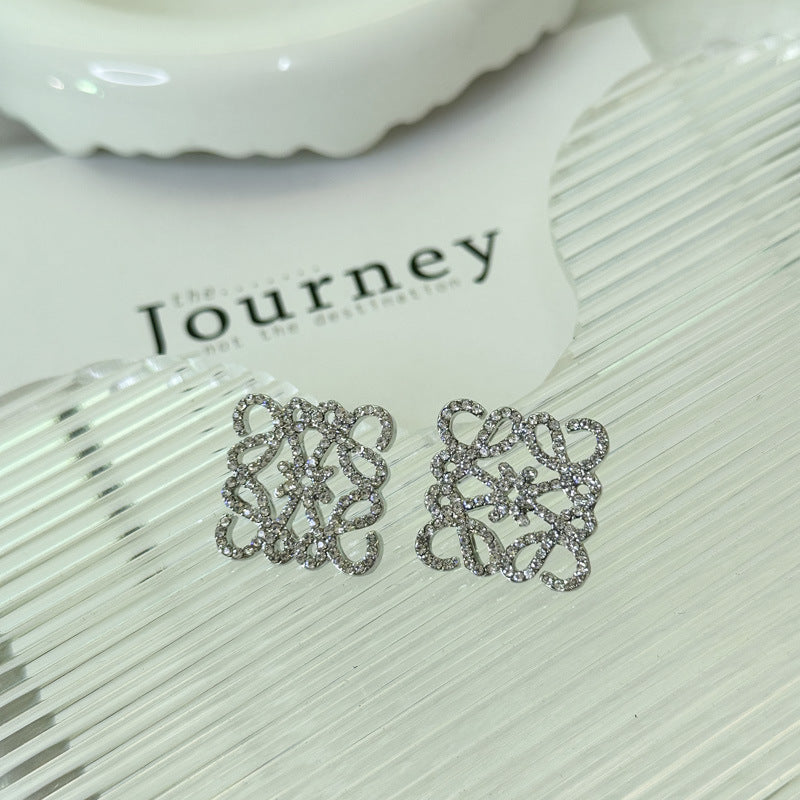 Colliers Luo géométriques rétro français, bijoux creux sculptés, carrés