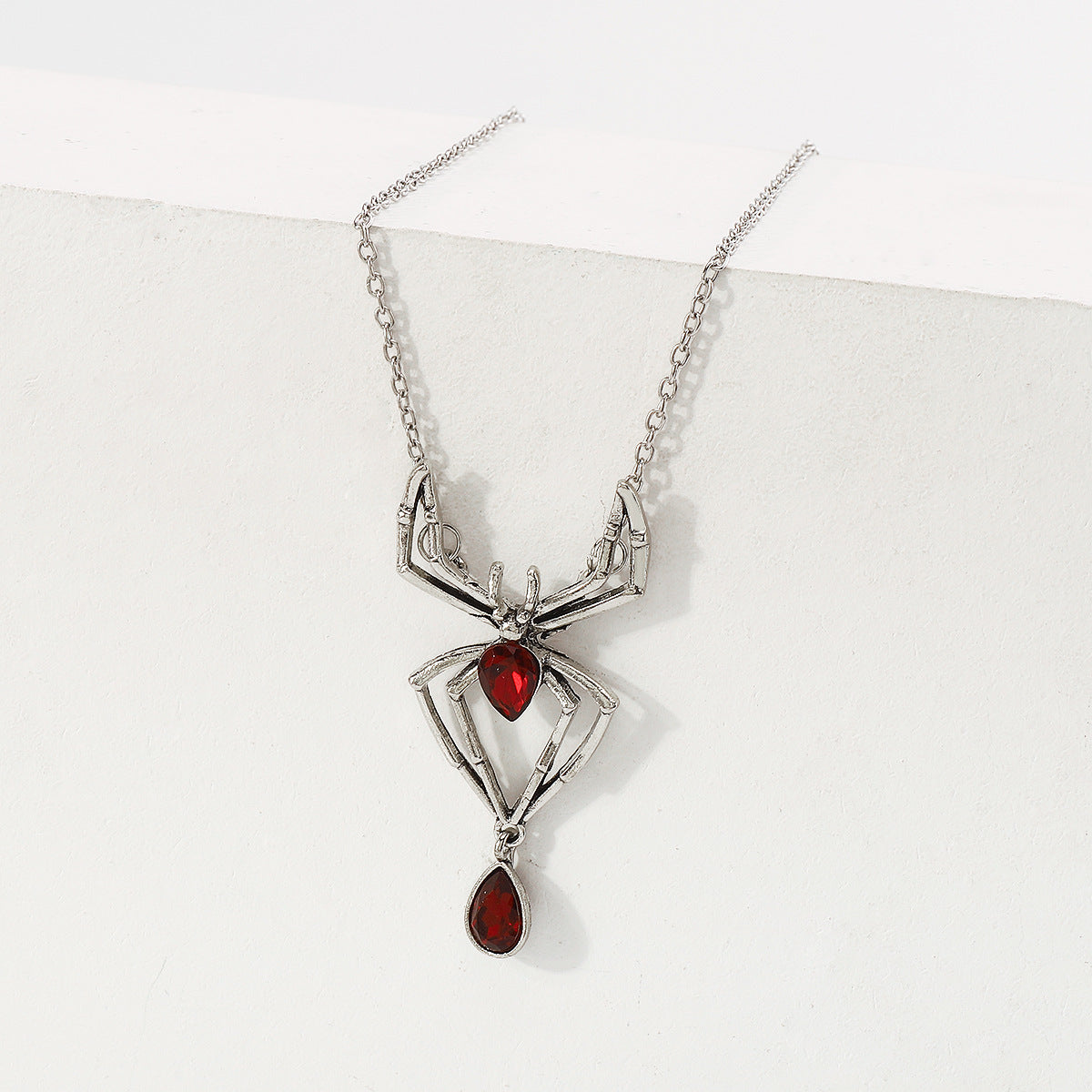 Creative Personality Ruby Spider Pendant Glass Necklaces