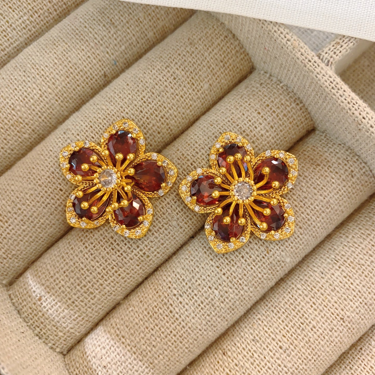 Boucles d'oreilles à fleurs en cristal rouge exquises pour femmes, tendance, de haute qualité