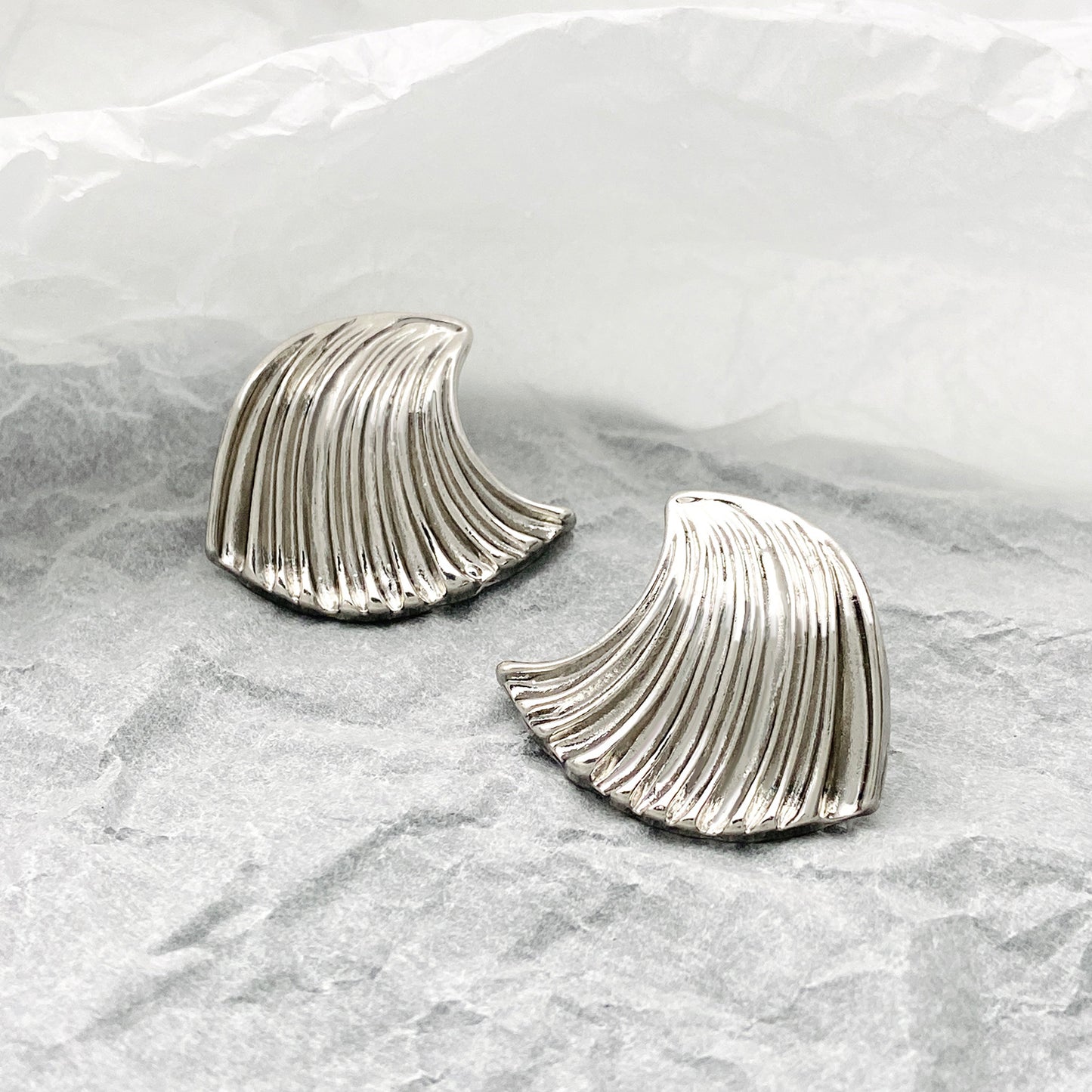Women's Personalized Geometric Simple Vintage Crumpled Design Sense Earrings