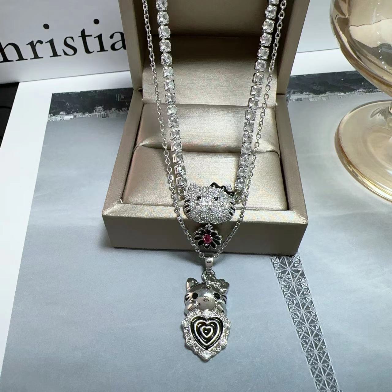 Diamond Light Luxury Clavicle Chain Hello Necklaces