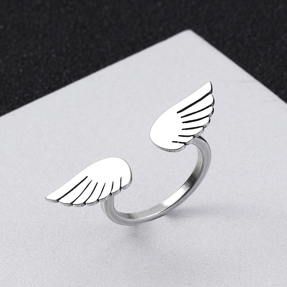 Modische Engelsflügel-Ringe aus Edelstahl mit Ornamenten
