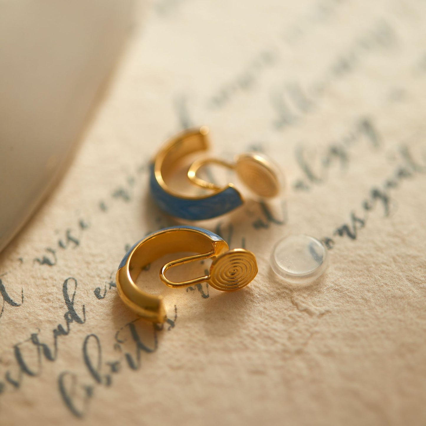 Boucles d'oreilles françaises rétro en émail bleu brume, boucles d'oreilles simples, minorité