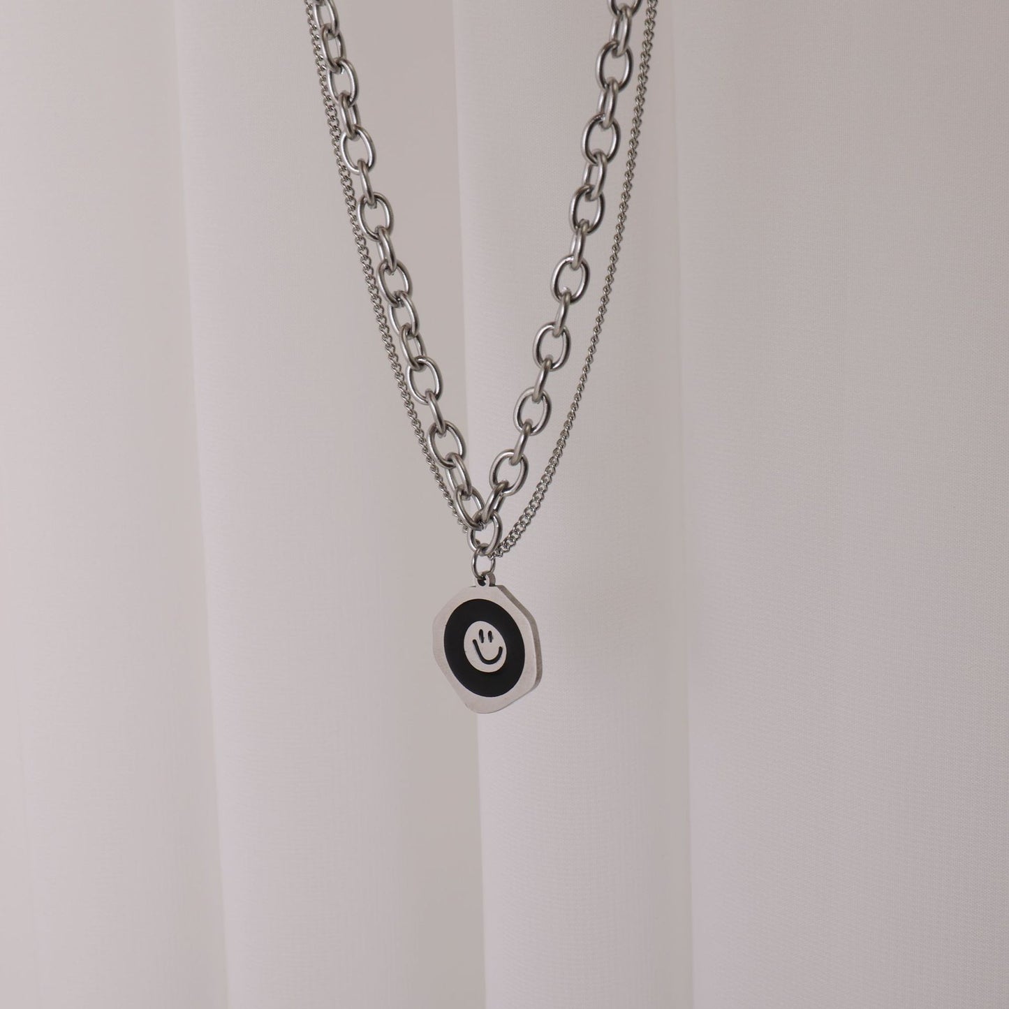 Men's Round Smiley Face Pendant Versatile Simple Necklaces