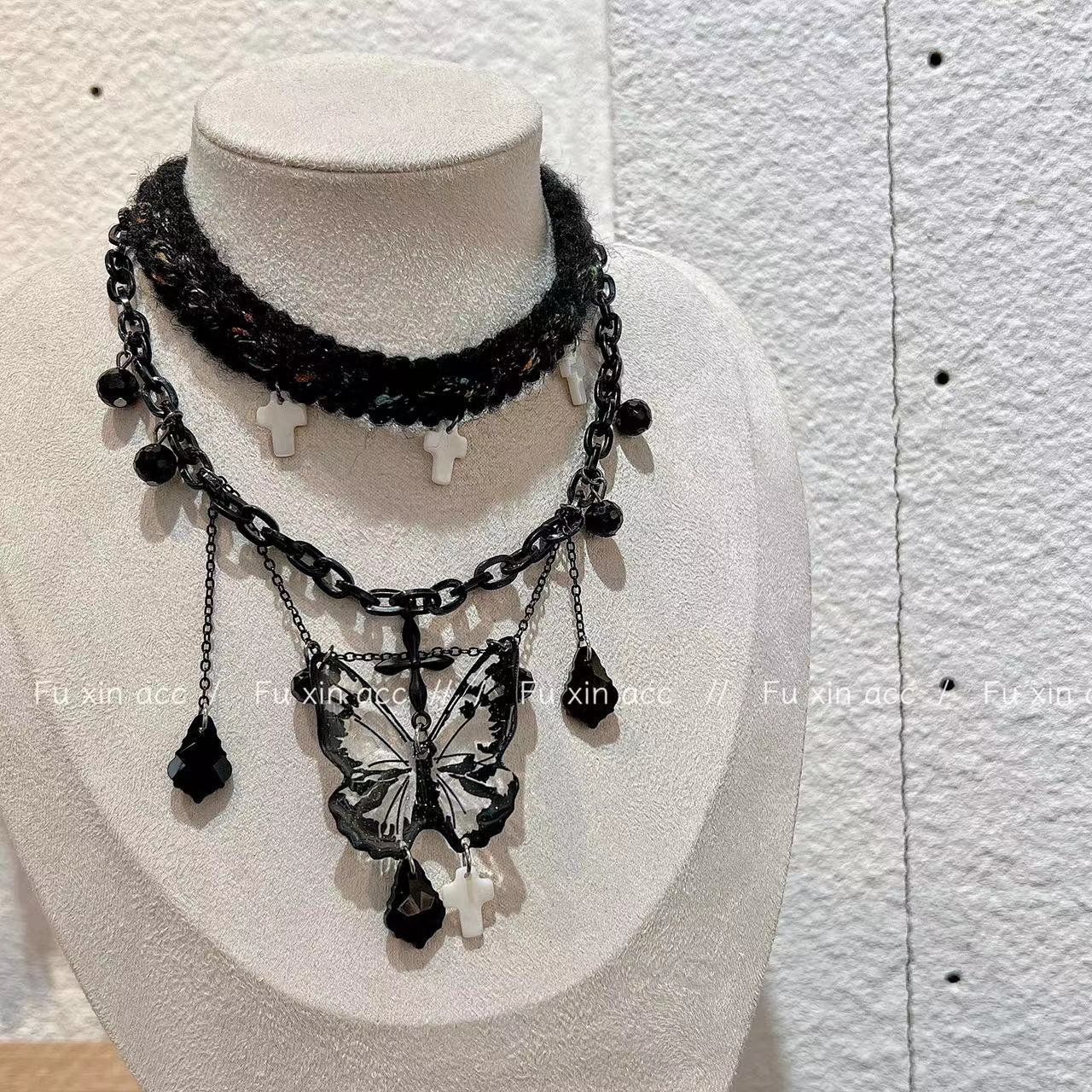 Hand-woven Dark Butterfly Niche Advanced Black Diamond Necklaces