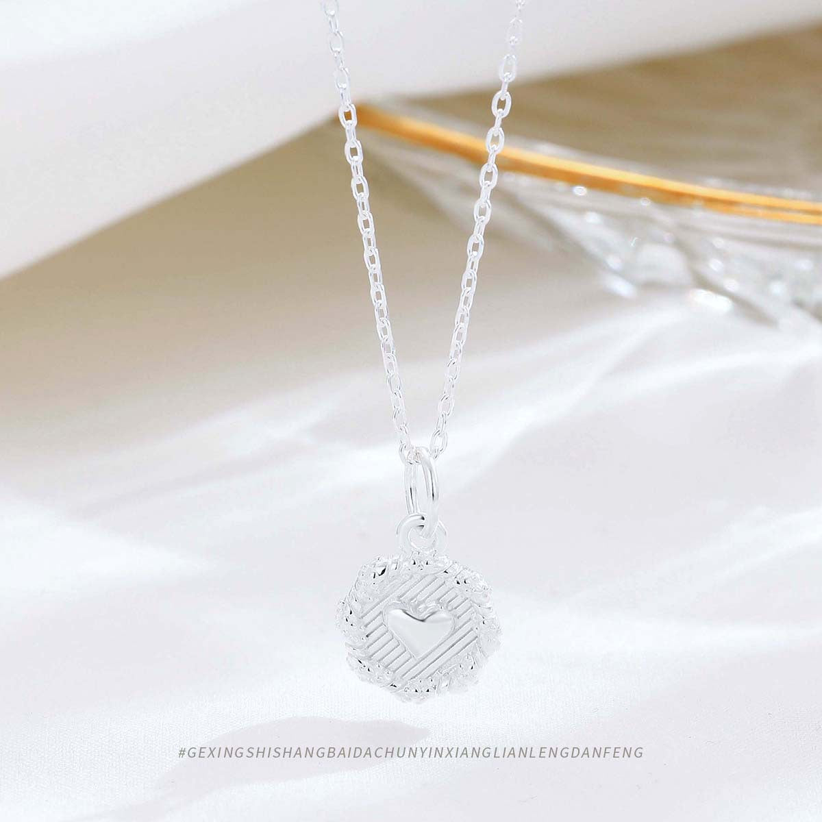 Temperamental Minority Advanced Sense Ornament Light Necklaces