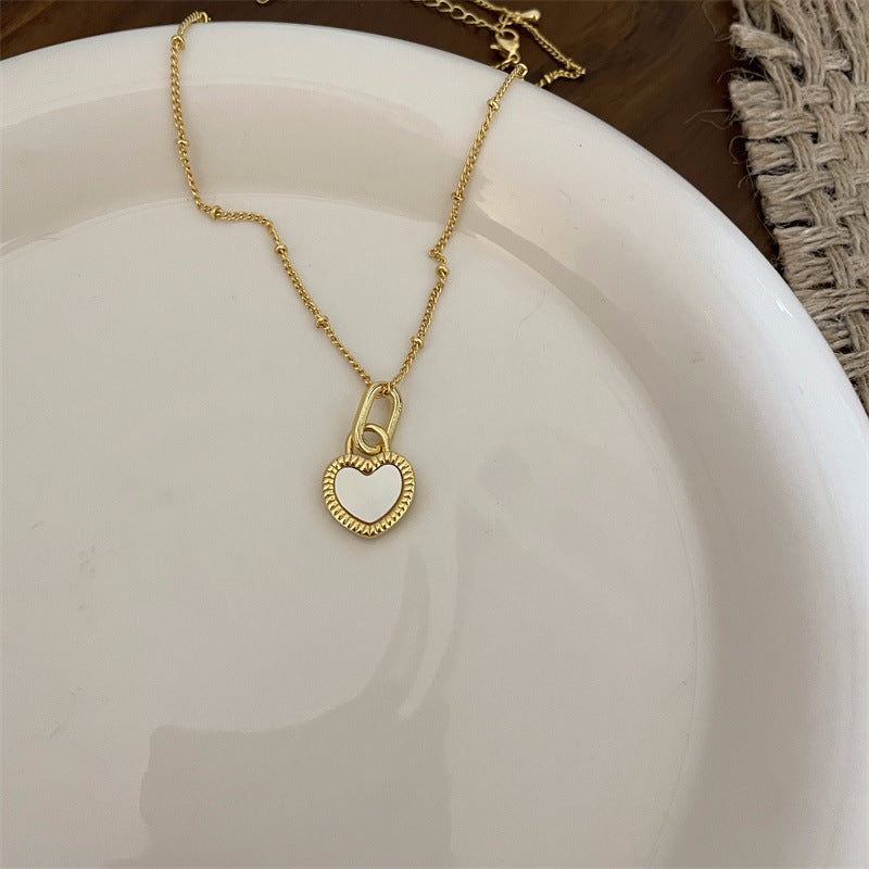 Women's Simple Gold-plated Black Heart Pendant For Niche Necklaces