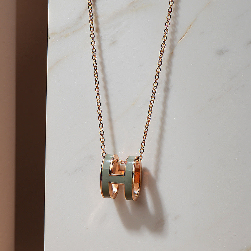 Version clavicule chaîne émail lettre femme ovale colliers en or Rose